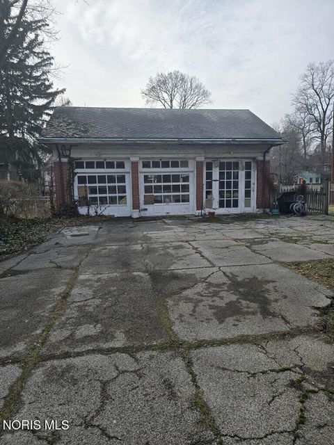 Tiny photo for 2229 Parkwood Avenue, Toledo, OH 43620 (MLS # 10004300)