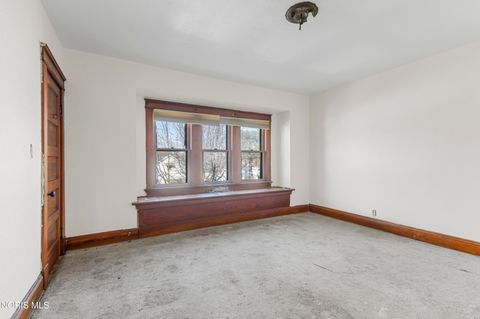 Tiny photo for 421 Cincinnati Street, Toledo, OH 43611 (MLS # 10008588)