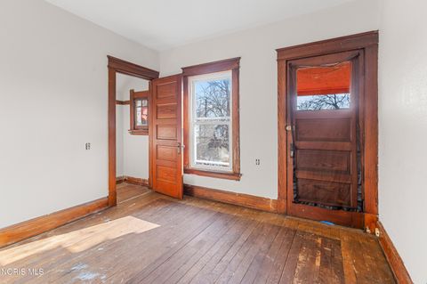 Tiny photo for 421 Cincinnati Street, Toledo, OH 43611 (MLS # 10008588)