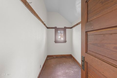 Tiny photo for 421 Cincinnati Street, Toledo, OH 43611 (MLS # 10008588)