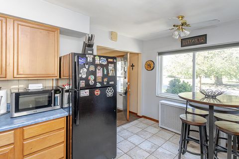 Tiny photo for 4912 Burnham Avenue, Toledo, OH 43612 (MLS # 10000012)
