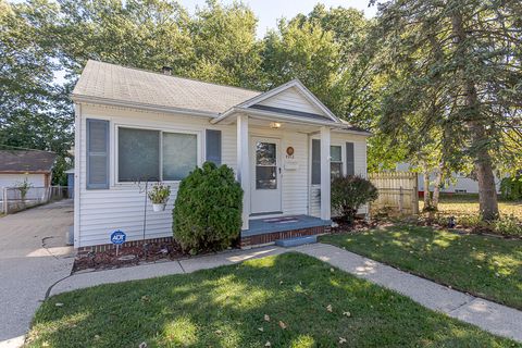Tiny photo for 4912 Burnham Avenue, Toledo, OH 43612 (MLS # 10000012)