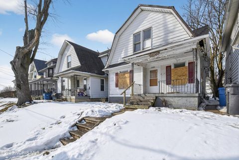 Photo of 1225 Varland Avenue, Toledo, OH 43605 (MLS # 10003969)