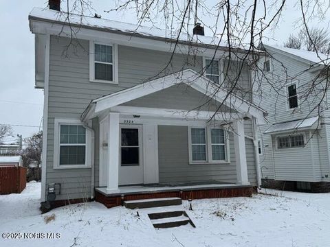 Photo of 2324 Georgetown Avenue, Toledo, OH 43613 (MLS # 10002666)