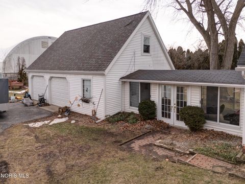 Tiny photo for 1195 Farnsworth Road, Waterville, OH 43566 (MLS # 10005388)