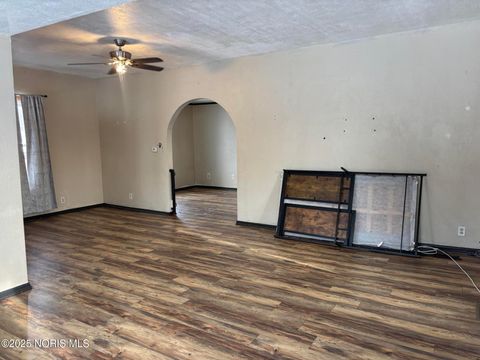 Tiny photo for 335 Windsor Lane, Gibsonburg, OH 43431 (MLS # 10002362)