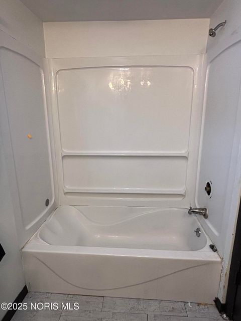 Tiny photo for 335 Windsor Lane, Gibsonburg, OH 43431 (MLS # 10002362)