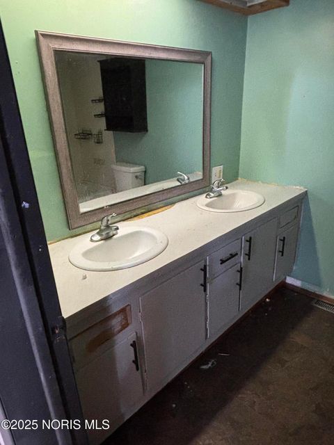 Tiny photo for 335 Windsor Lane, Gibsonburg, OH 43431 (MLS # 10002362)