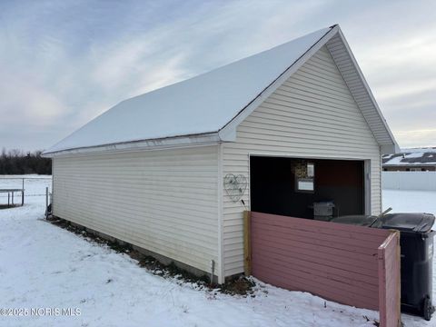 Tiny photo for 335 Windsor Lane, Gibsonburg, OH 43431 (MLS # 10002362)