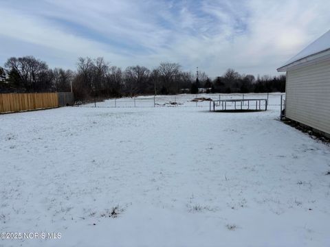 Tiny photo for 335 Windsor Lane, Gibsonburg, OH 43431 (MLS # 10002362)