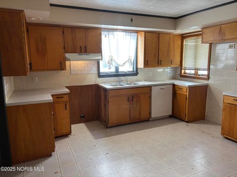 Tiny photo for 335 Windsor Lane, Gibsonburg, OH 43431 (MLS # 10002362)