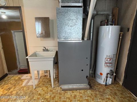 Tiny photo for 335 Windsor Lane, Gibsonburg, OH 43431 (MLS # 10002362)