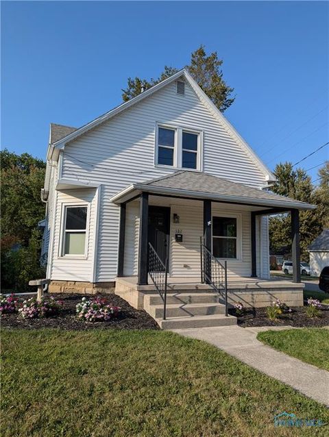 Photo of 527 E Elm Street, Wauseon, OH 43567 (MLS # 6136019)