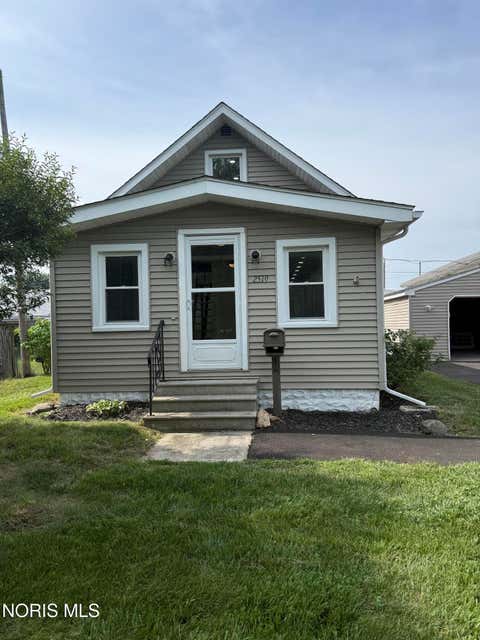 Tiny photo for 2519 Lima Avenue, Toledo, OH 43613 (MLS # 10011565)