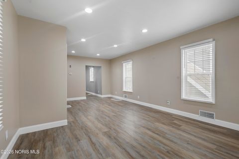 Tiny photo for 707 Franklin Avenue, Fremont, OH 43420 (MLS # 10003113)