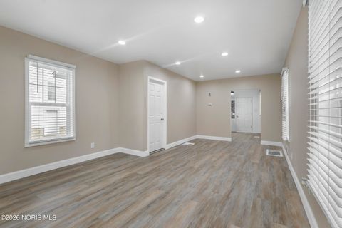 Tiny photo for 707 Franklin Avenue, Fremont, OH 43420 (MLS # 10003113)