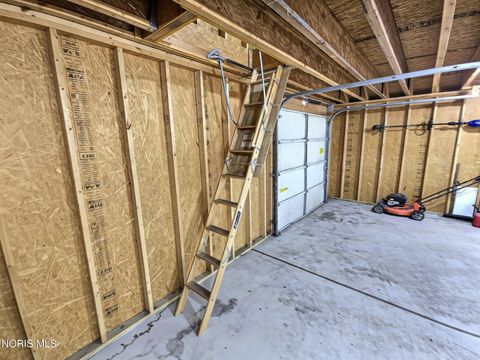 Tiny photo for 2324 Ward Street, Toledo, OH 43609 (MLS # 10010293)