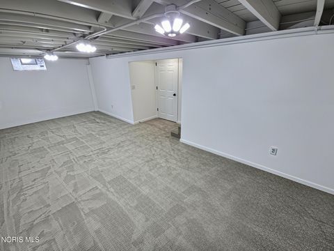 Tiny photo for 2324 Ward Street, Toledo, OH 43609 (MLS # 10010293)