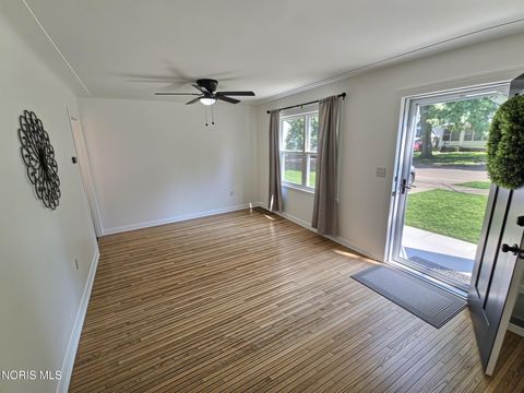 Tiny photo for 2324 Ward Street, Toledo, OH 43609 (MLS # 10010293)