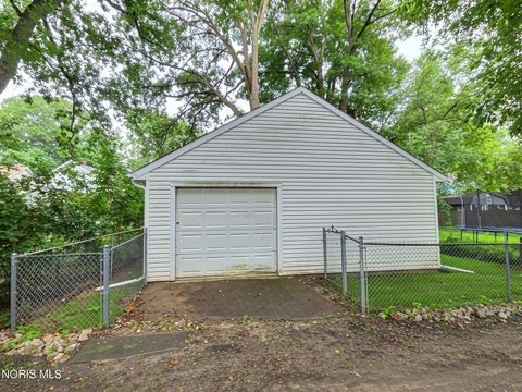Tiny photo for 2324 Ward Street, Toledo, OH 43609 (MLS # 10010293)