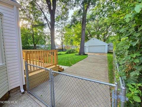 Tiny photo for 2324 Ward Street, Toledo, OH 43609 (MLS # 10010293)