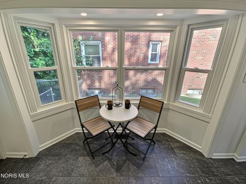 Tiny photo for 2324 Ward Street, Toledo, OH 43609 (MLS # 10010293)