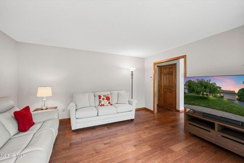 Tiny photo for 2252 Cedarwood Drive, Maumee, OH 43537 (MLS # 10009452)