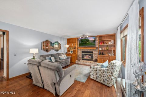 Tiny photo for 2252 Cedarwood Drive, Maumee, OH 43537 (MLS # 10009452)