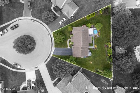 Tiny photo for 2252 Cedarwood Drive, Maumee, OH 43537 (MLS # 10009452)