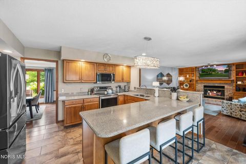 Tiny photo for 2252 Cedarwood Drive, Maumee, OH 43537 (MLS # 10009452)