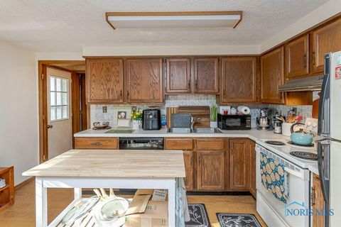 Tiny photo for 929 Linwood Avenue, Delta, OH 43515 (MLS # 10004153)