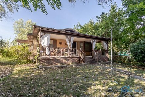 Photo of 929 Linwood Avenue, Delta, OH 43515 (MLS # 10004153)