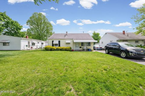 Photo of 419 Southview Drive, Toledo, OH 43609 (MLS # 10007994)