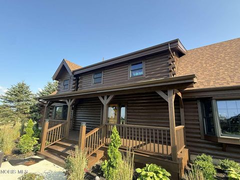 Photo of 8710 Corduroy Road, Curtice, OH 43412 (MLS # 10009227)