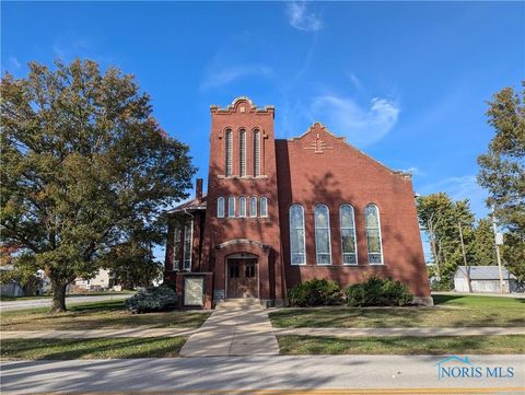 Photo of 200 E Madison Street, Gibsonburg, OH 43431 (MLS # 10000220)