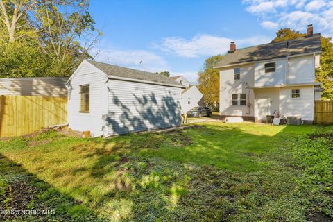 Tiny photo for 2447 Portsmouth Avenue, Toledo, OH 43613 (MLS # 10000304)
