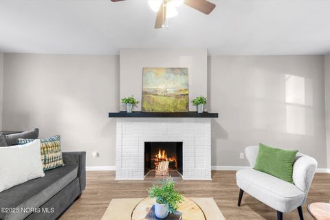 Tiny photo for 2447 Portsmouth Avenue, Toledo, OH 43613 (MLS # 10000304)
