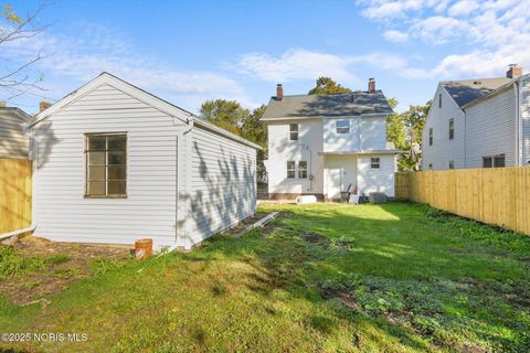 Tiny photo for 2447 Portsmouth Avenue, Toledo, OH 43613 (MLS # 10000304)