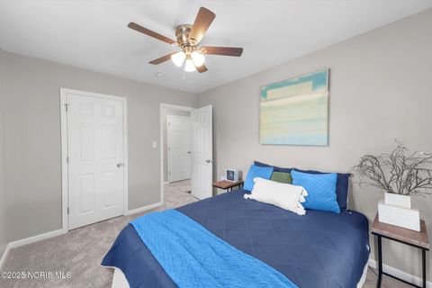 Tiny photo for 2447 Portsmouth Avenue, Toledo, OH 43613 (MLS # 10000304)