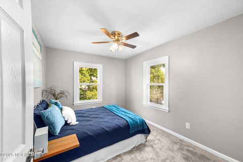 Tiny photo for 2447 Portsmouth Avenue, Toledo, OH 43613 (MLS # 10000304)