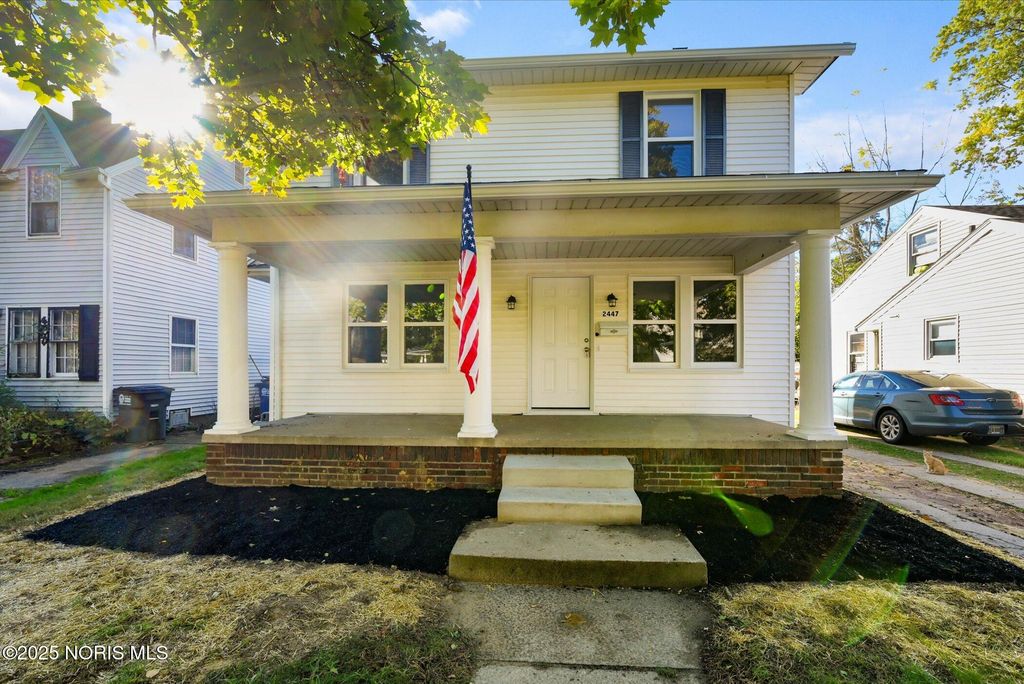 Photo for 2447 Portsmouth Avenue, Toledo, OH 43613 (MLS # 10000304)