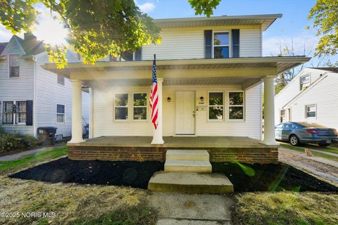 Photo of 2447 Portsmouth Avenue, Toledo, OH 43613 (MLS # 10000304) Photo of 2447 Portsmouth Avenue, Toledo, OH 43613 (MLS # 10000304)