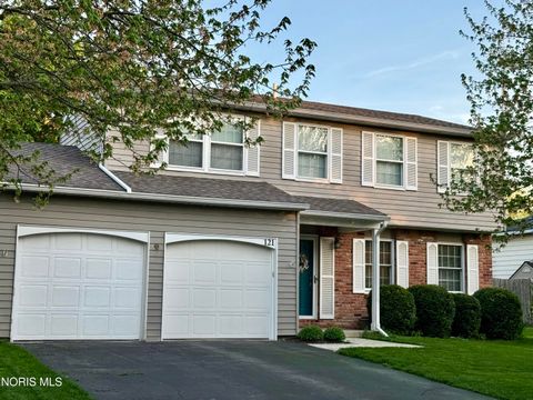 Photo of 121 Foxhill Lane, Perrysburg, OH 43551 (MLS # 10007122)