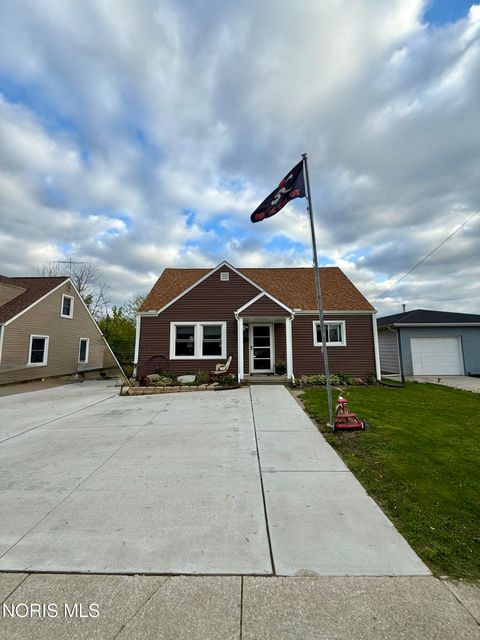 Photo of 2628 124th Street, Toledo, OH 43611 (MLS # 10007000)