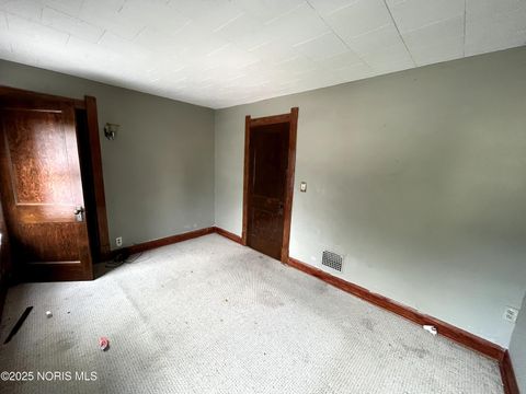 Tiny photo for 1489 Berdan Avenue, Toledo, OH 43612 (MLS # 10000211)