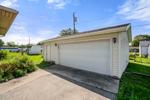 Tiny photo for 834 Gibson Drive, Toledo, OH 43612 (MLS # 10012372)