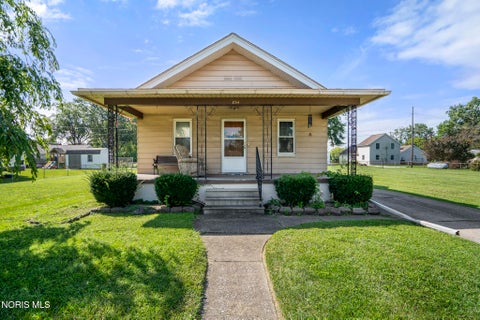 Photo of 834 Gibson Drive, Toledo, OH 43612 (MLS # 10012372)