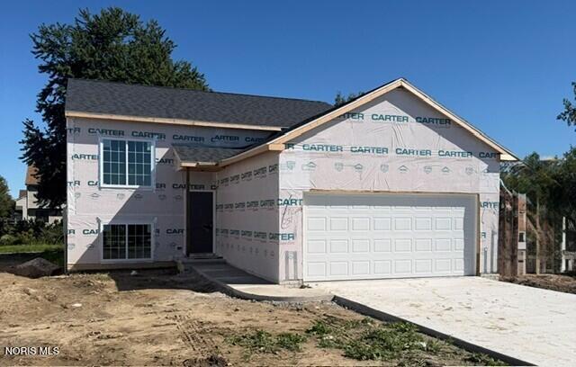 1051 Lakeside Lane