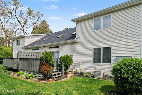 Tiny photo for 6445 Madison Cove Court # 12, Sylvania, OH 43560 (MLS # 10007007)