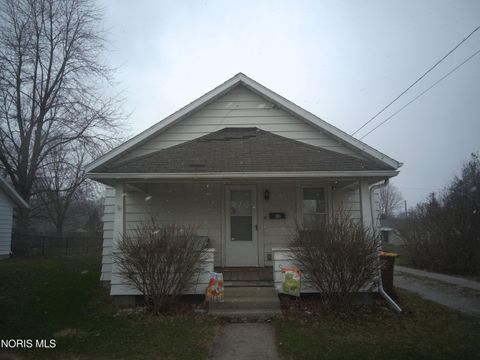 Photo of 840 Karnes Avenue, Defiance, OH 43512 (MLS # 10005216)